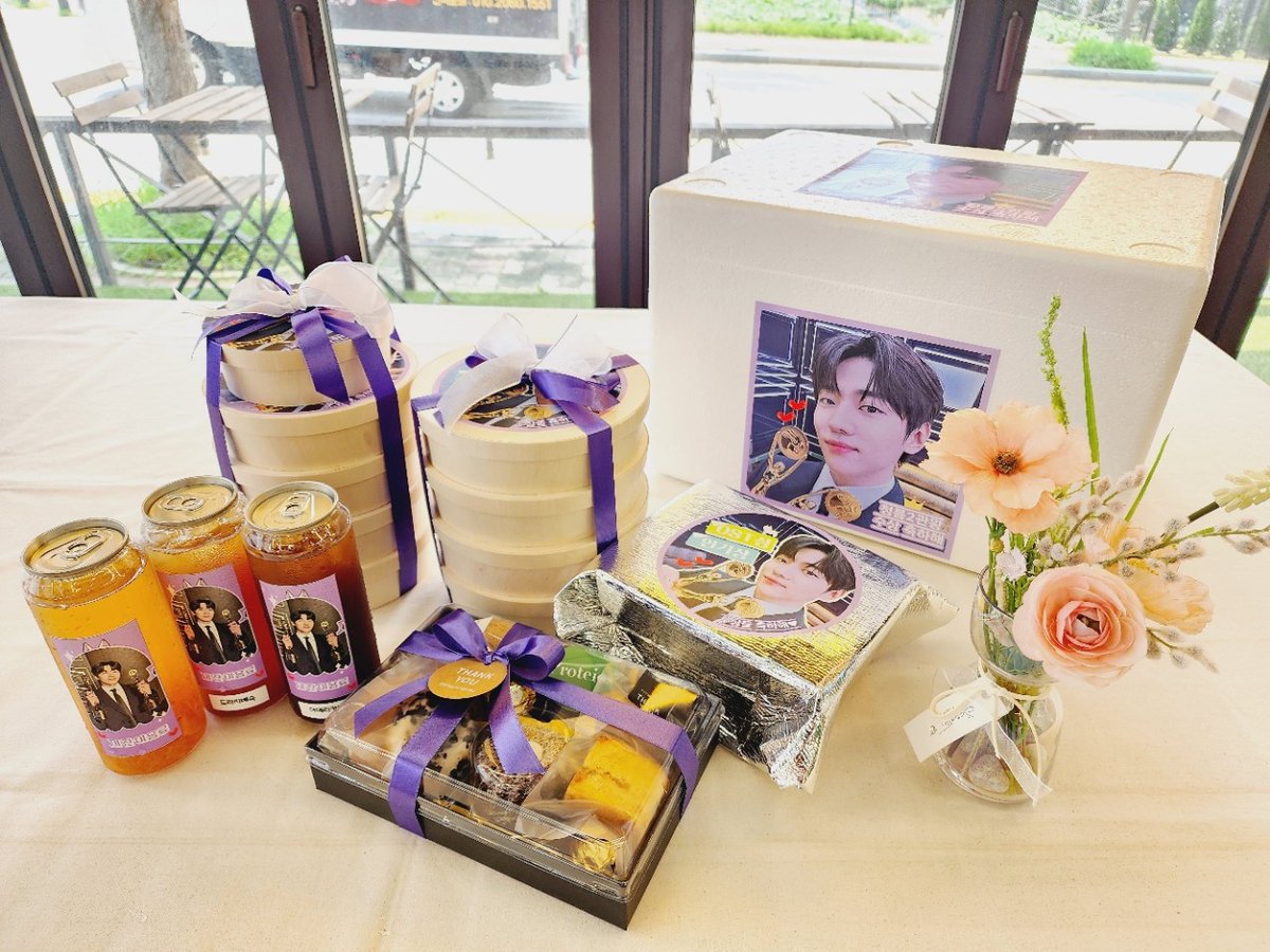 jc_support_0725's tweet photo. 230725 재찬 더쇼 도시락서포트

청룡시리즈어워즈 2관왕 수상 및 더쇼 스페셜스테이지 기념 도시락 서포트를 진행하게 되었습니다!

재찬아 다시 한번 수상 축하하고 맛있게 먹어💗

#재찬 #JAECHAN https://t.co/GTaXVDRPBD