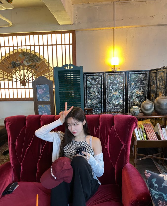 member_classy's tweet photo. [#형서] 

나는야 혼자서도 잘 놀지 허허
결과물: 

#CLASSy #클라씨
#HYUNGSEO https://t.co/gK5spVsIeQ