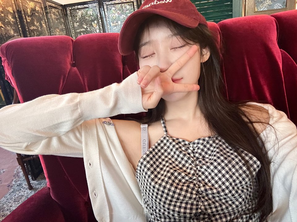 member_classy's tweet photo. [#형서] 

나는야 혼자서도 잘 놀지 허허
결과물: 

#CLASSy #클라씨
#HYUNGSEO https://t.co/gK5spVsIeQ