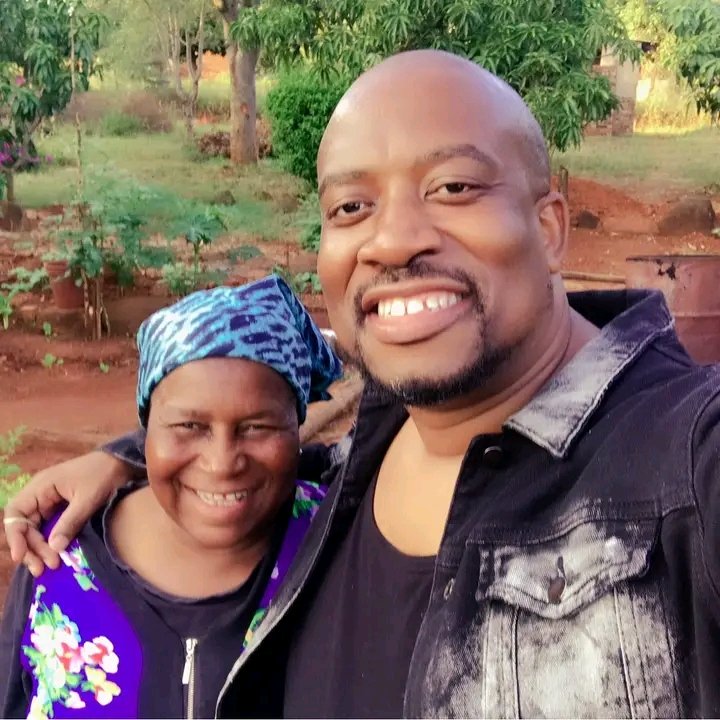 khosa_bright's tweet photo. Happy birthday to your Mom @Djbrianrikhotso God bless her, more yrs 🎂 🎂 🎂 🎂 
@ConnyMikateko @Djsoulcrusher @phaphamamlfm https://t.co/qCcC5QXreT