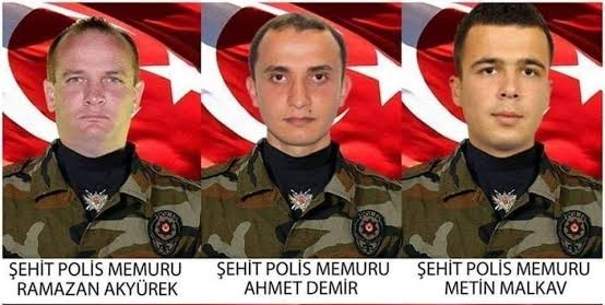 SehitlerimGazim's tweet photo. Türk çocuğu,senin ve yurdun için can veren Ulu Şehitlerini unutma!

Şehit Polis Özel Harekat Ramazan Akyürek 
Şehit Polis Özel Harekat Ahmet Demir
Şehit Polis Özel Harekat Metin Malkav

25.7.2016 https://t.co/WrdR9DjEJS