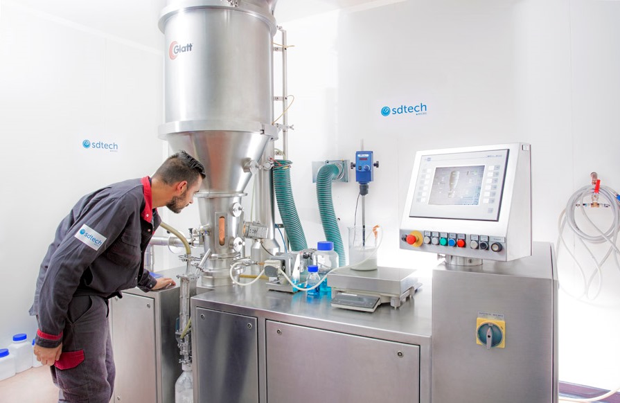 SDTech_Groupe's tweet photo. SDTech, #expert des #poudres fines, propose une large gamme de prestations de #granulation des poudres en lit d’air fluidisé (LAF) : spray granulation, #agglomération, #enrobage, #encapsulation,… https://t.co/XImpbftGKk #industrie #innovation #miseenforme #coating #sdtechlive https://t.co/NUle3s3Eql