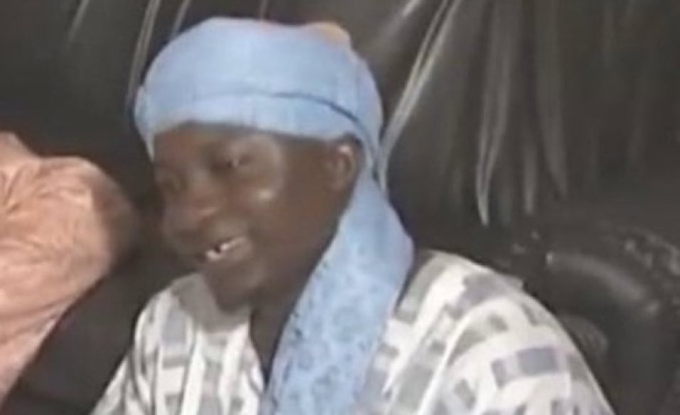 Prayer warrior for TL small 2hrs morning devotion you don dey scatter face😐