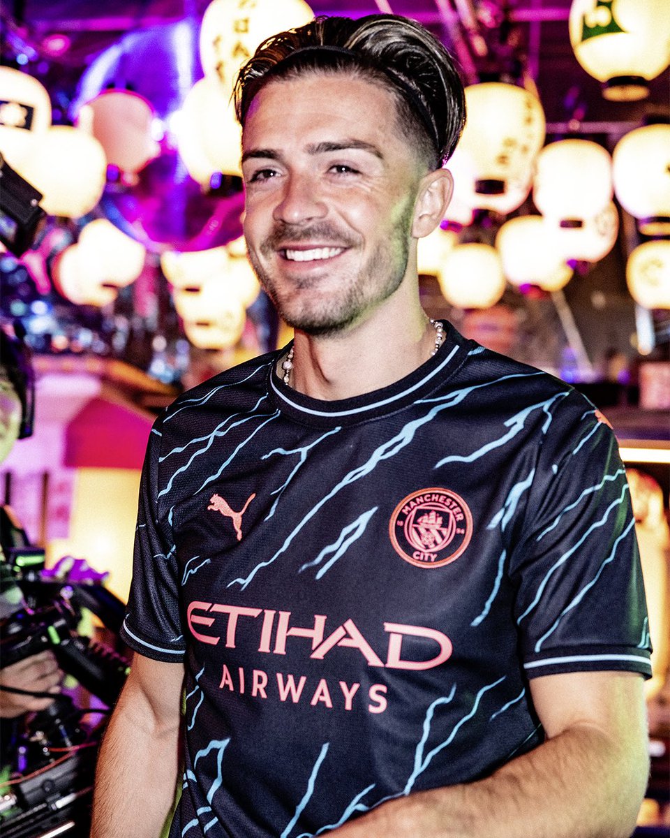 JackGrealish's tweet photo. Tokyo days ⚡⚡⚡ @pumafootball https://t.co/mYfVqtIZzg