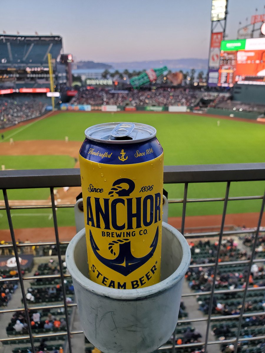 April 12, 2022. I had an Anchor Steam at the ballpark & heard Tony Bennett after a 13-2 Giants win.
That night was the 1st time a woman got to coach on the field during a Major League Game as Alyssa Nakken came in to replace ejected 1st base coach Antoan Richardson https://t.co/hKomGendGG