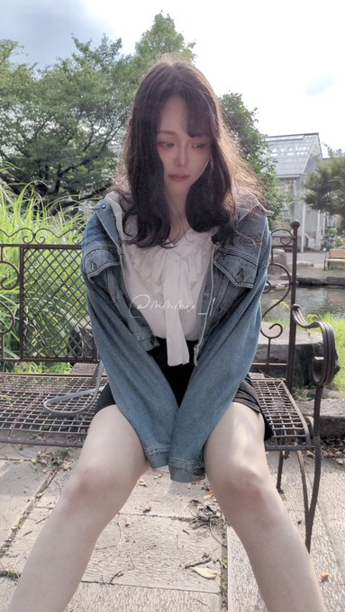 手をどけて欲しい方いいね https://t.co/Ji7iWn14Cy