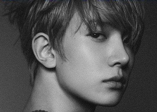 dlcelhs's tweet photo. taming camero, a #heesun au

standing at the edge of a cliff could be the most dangerous thing to do.

but maybe living under the same roof with a beast like evangelos (hs) could be far more vulnerable than that.

and shawn (sn) surely knows what it's like to live with one. https://t.co/GMXlYB1O3Y