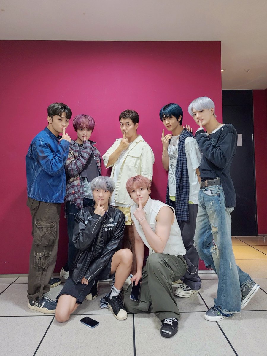 NCTsmtown_DREAM's tweet photo. 뀨 with MC무무👆🫶

#NCTDREAM #ISTJ  
#NCTDREAM_ISTJ https://t.co/kkSBceS7YS
