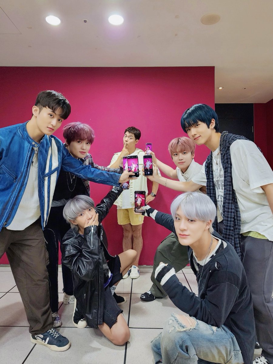NCTsmtown_DREAM's tweet photo. 뀨 with MC무무👆🫶

#NCTDREAM #ISTJ  
#NCTDREAM_ISTJ https://t.co/kkSBceS7YS