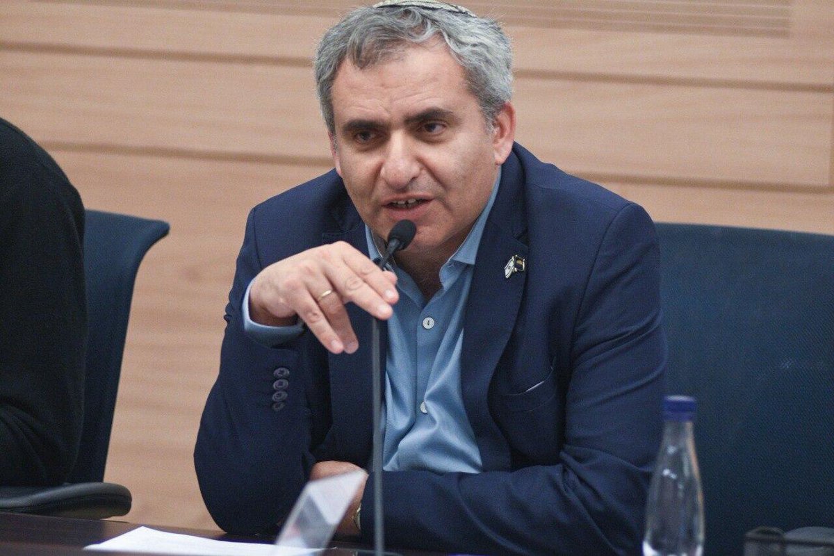 אלקין: "גלנט שאל במהלך ההצבעות אם נהיה מוכנים לא לעשות פיליבסטר שוב, אם הוא יצליח לשכנע להוריד את החוק חזרה לוועדה. אבל זה לא עזר כי יריב לוין סירב לזה"

<a href="/sharonkidon/">Sharon Kidon</a> <a href="/IshayShnerb/">ישי שנרב</a>