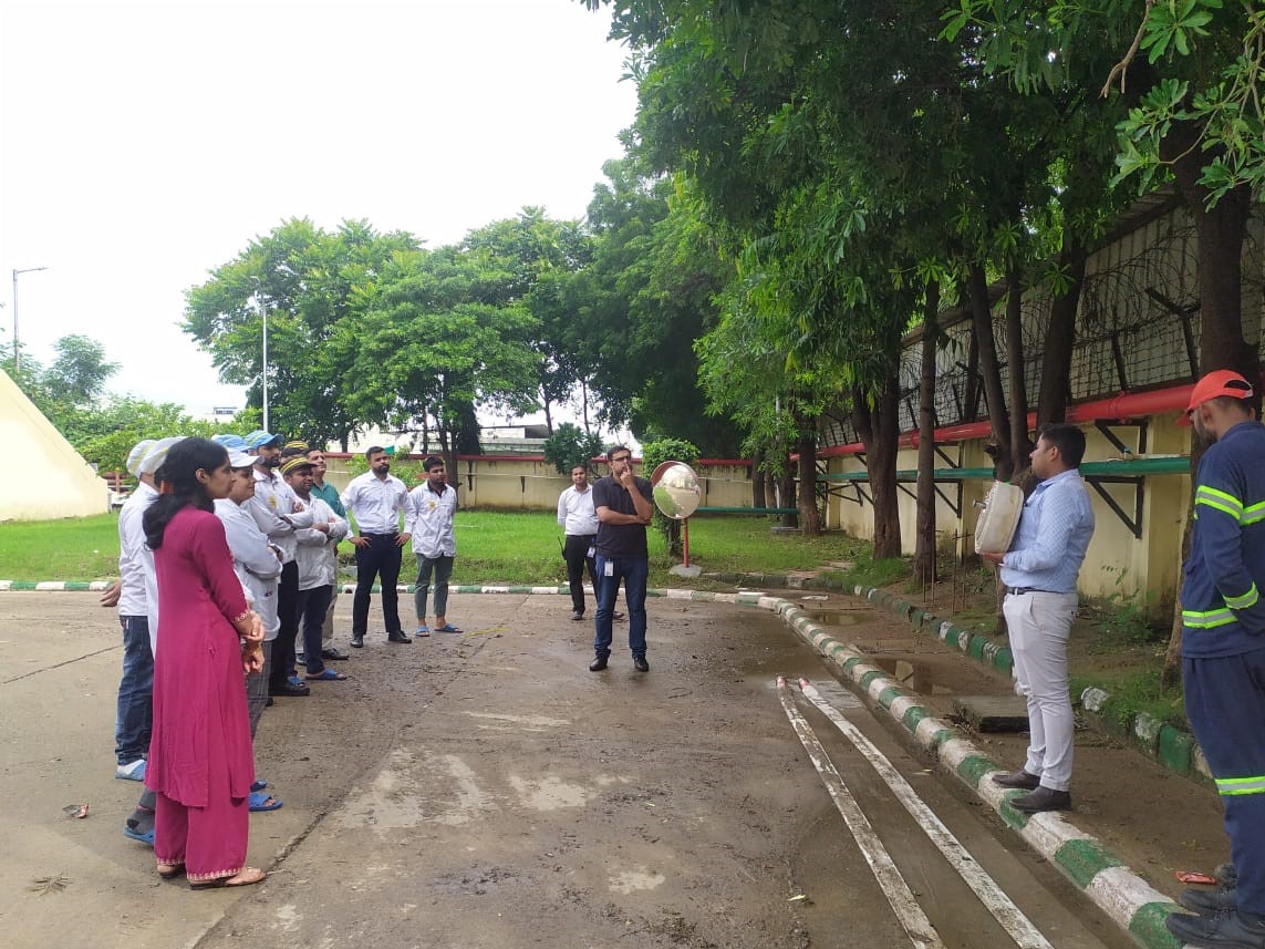 safetycirclechd's tweet photo. Safety Circle conducted a Fire Safety Training and Drill, empowering employees with life-saving knowledge and skills! Our commitment to safety is unwavering, ensuring a secure workplace for all. #SafetyCircle #FireSafetyTraining #MockDrill #WorkplaceSafety #FireSafetyAwareness https://t.co/w30Xdz0x4Y