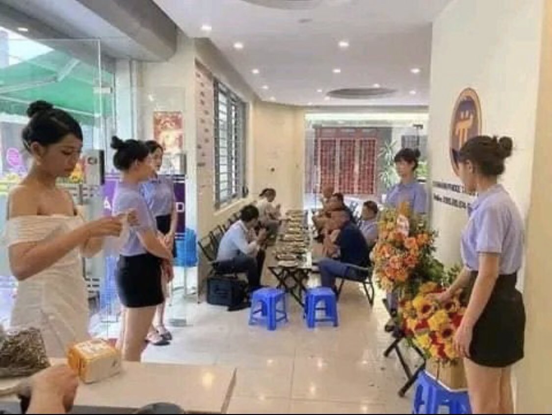 Gavinz212's tweet photo. Fourth #PiCafe just opened in Hanoi, Vietnam! Congrats to the team on this milestone. It's awesome to see #Picommunity expanding,providing more opportunities for people to learn about and engage with #PiNetwork. Looking forward to more #PiCafes worldwide
https://t.co/yQZozRPmBk https://t.co/d9W4XY662G