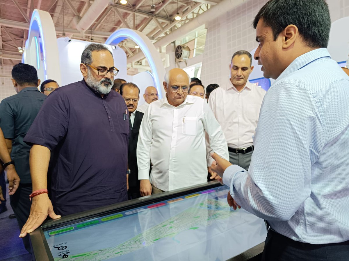 DholeraOfficial's tweet image. &quot;#DholeraSIR is already well known globally for its world-class infrastructure &amp;amp; facilities&quot;

- @Rajeev_GoI, Union Minister of State for Entrepreneurship, Skill Development, Electronics &amp;amp; Technology on his visit today at #Dholera stall #SemiconIndia2023 Exhibition.…