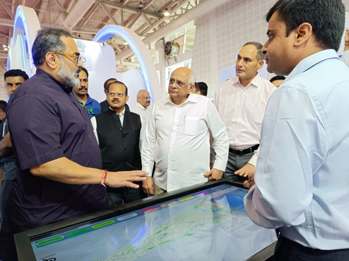 DholeraOfficial's tweet image. &quot;#DholeraSIR is already well known globally for its world-class infrastructure &amp;amp; facilities&quot;

- @Rajeev_GoI, Union Minister of State for Entrepreneurship, Skill Development, Electronics &amp;amp; Technology on his visit today at #Dholera stall #SemiconIndia2023 Exhibition.…