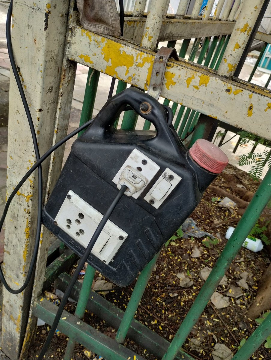 In #Indore we say one man's trash is another man's treasure. Well, this old bottle is now charging a treasure chest!
#urjaapoint #UpcycleMagic #TechHack  #RecycleReuseRecharge #evcharging #charging #ElectricVehicles  @SwachhIndore @EvUrjaaOfficial @ChouhanShivraj