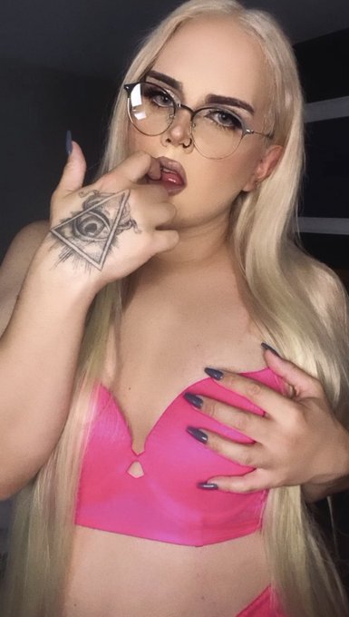 Hi guys! My OF is 30% for the next 10 subscribers 😈  Let&rsquo;s cum together!  https://t.co/rpnmfCiYDK https://t