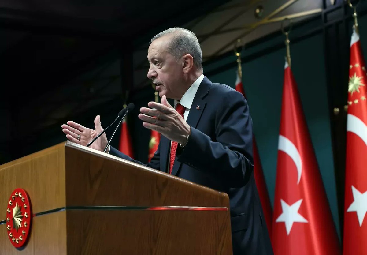 Profesör Facia tweet media