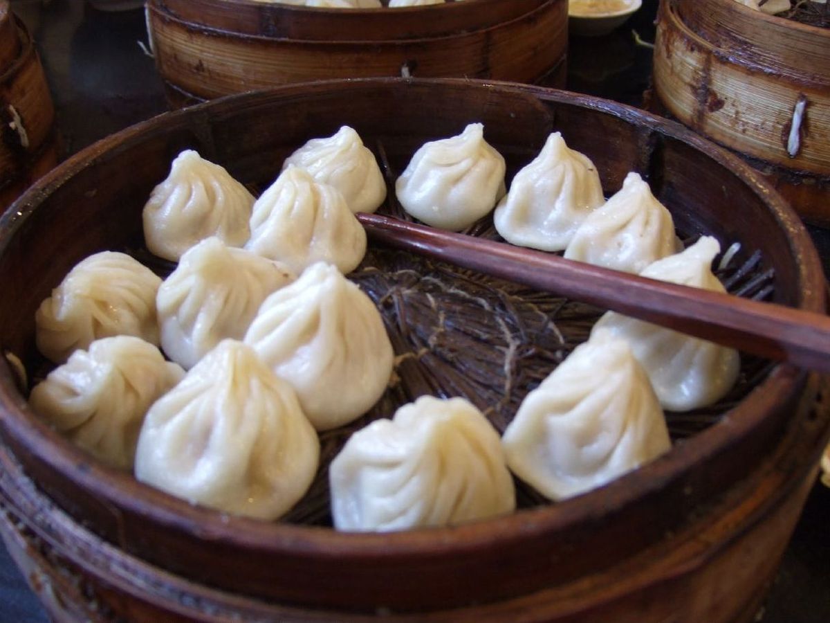 CenturyCruises's tweet photo. Q2 What is Shanghai signature dish?  #CTTOT
Today’s Topic: Chinese Food 👈 👈 👈      
Check all the questions here: https://t.co/tUSH0LleXL ✅✅✅

#china #travel #cruise #yangtze #river #luxury #centurycruises #food https://t.co/HsDOE3I9Lr