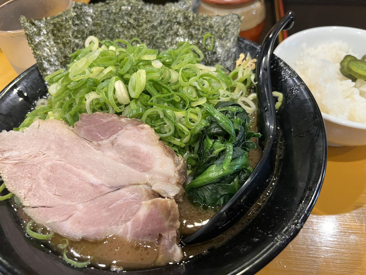 AtomicYamanaka's tweet photo. ◼️ #神保町 #わいわいホール
感謝でした!
最近調子よかばい
次も全部出し切るばい
◼️ #OverWorkers #ライブ
・8月5日(土)
at #南青山 #RedShoes
トリオ編成
#ラーメン 食お
久々の #横浜家系
#guitar #fender #martin #yamaha #川柳 #ギター好きと繋がりたい #博多 https://t.co/1Wab0XuGvn