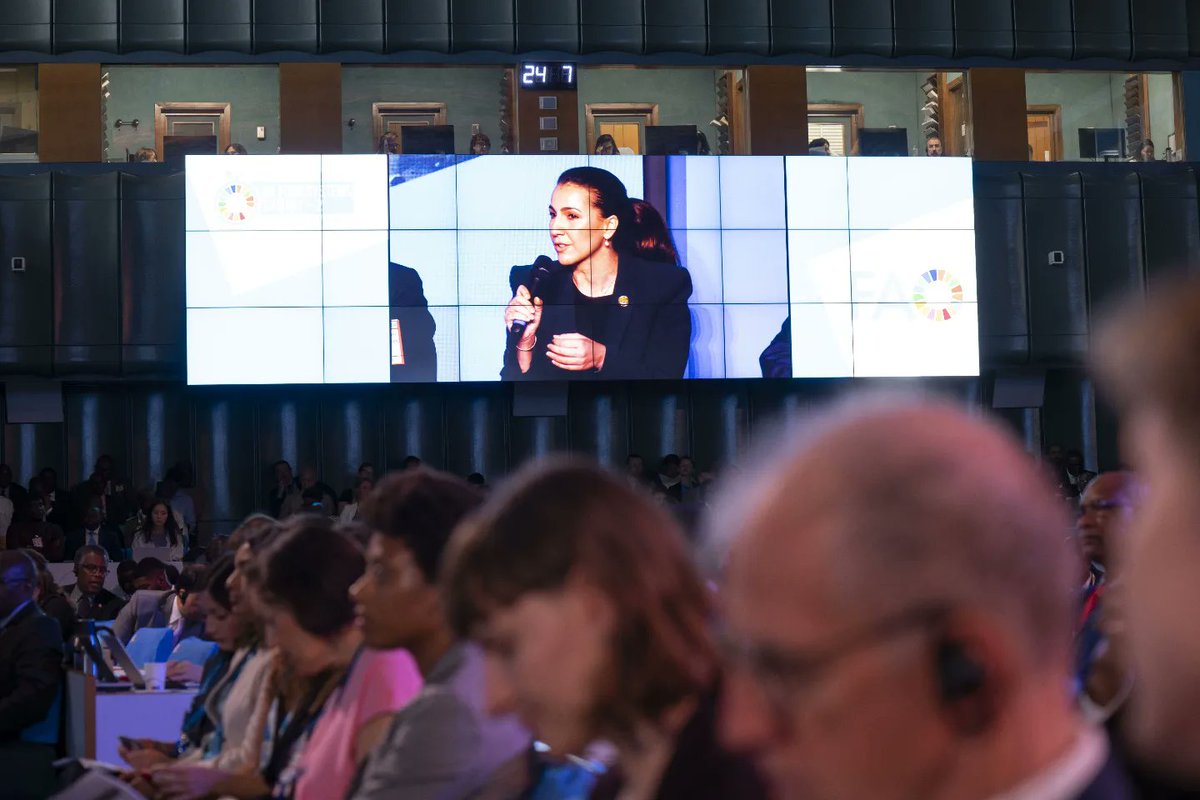 Mariam Almheiri | مريم المهيري tweet media