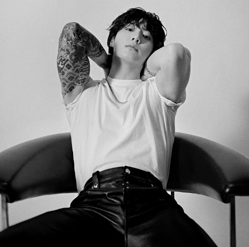 AboutMusicYT's tweet photo. Jungkook's 'Seven' #1's:

#1 Billboard HOT 100
#1 BIllboard Global 200
#1 Billboard Global 200 (Excl. US)
#1 Spotify Global Daily
#1 Spotify US Daily
#1 Spotify Global Weekly
#1 YouTube Global Top Song
#1 US iTunes https://t.co/rmSnLci4lV