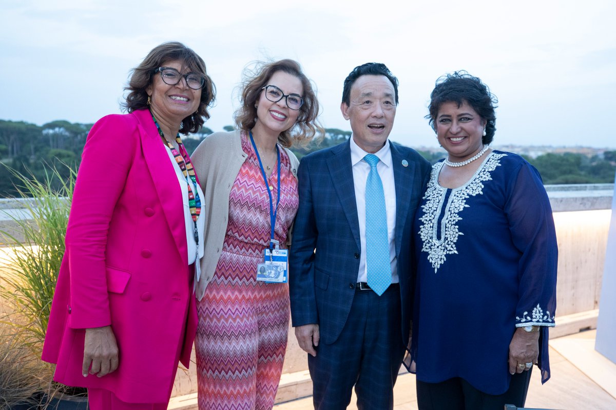 The Chief Scientist was proud to join <a href="/FAODG/">FAO Director-General QU Dongyu</a> with fellow powerful women of #Africa: 
Deputy DG <a href="/MariaLenasemedo/">Maria Helena Semedo</a> of 🇨🇻 and Dr <a href="/aguribfakim/">Ameenah Gurib-Fakim</a> of 🇲🇺 at #UNFSS2023. 

Indeed, women empowerment &amp; #AgInnovation hold some of the keys to achieve #FourBetters in the continent!