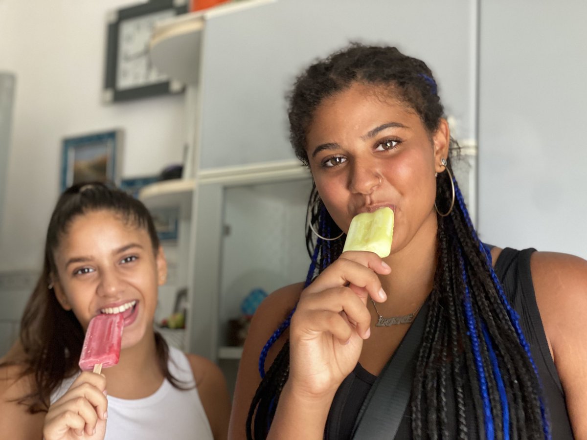 Sara_Chiappori's tweet photo. Emergenza caldo e allarme solitudine, ognuno può fare la differenza! Anche i GxP di #Genova sostengono l’iniziativa di “Viva gli anziani”: giovani e anziani sono una grande alleanza per il futuro @santegidionews @gxlapace @vivaglianziani https://t.co/VFCVyUVFSI