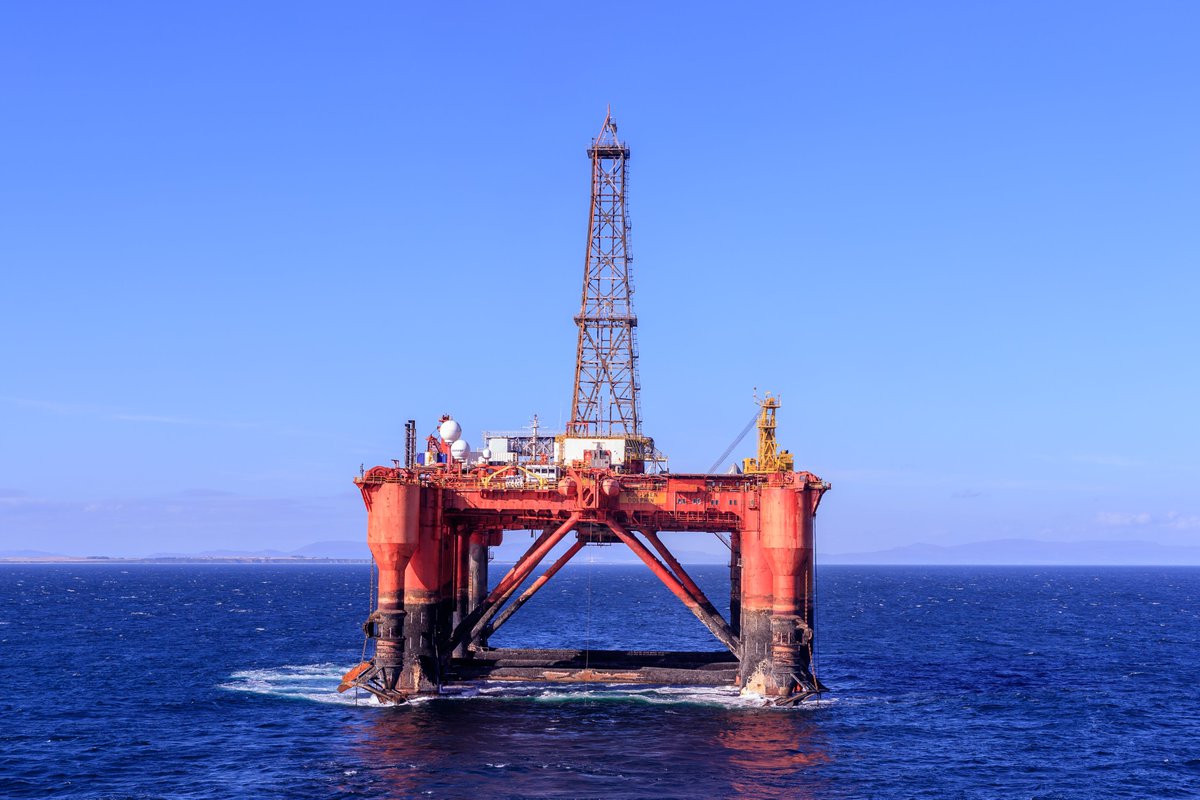 The High Court will today consider the lawfulness of the government’s decision to endorse new offshore oil and licensing in the North Sea. @estelledehon and @RParekh88 are representing Uplift, instructed by @LeighDay_Law. cornerstonebarristers.com/high-court-con…