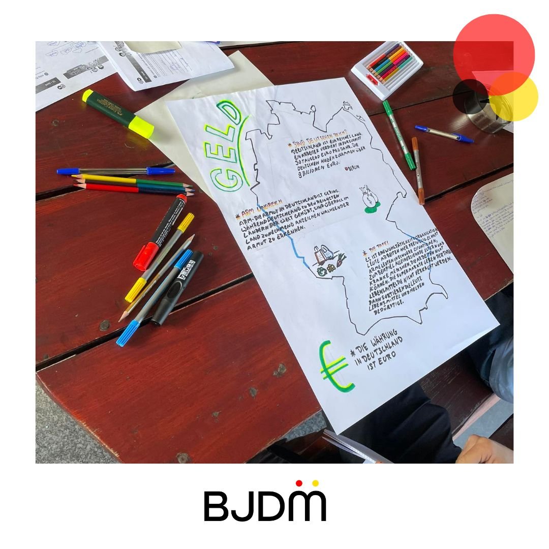 BJDMZMMN's tweet photo. Więcej wrażeń z #obozujęzykowego w #SrebrnejGórze!

#BJDM #ZMMN #DeutscheMinderheit #MniejszoscNiemiecka #Opole #Oppeln #Sprachcamp #Silberberg https://t.co/jqJJKTnuDN