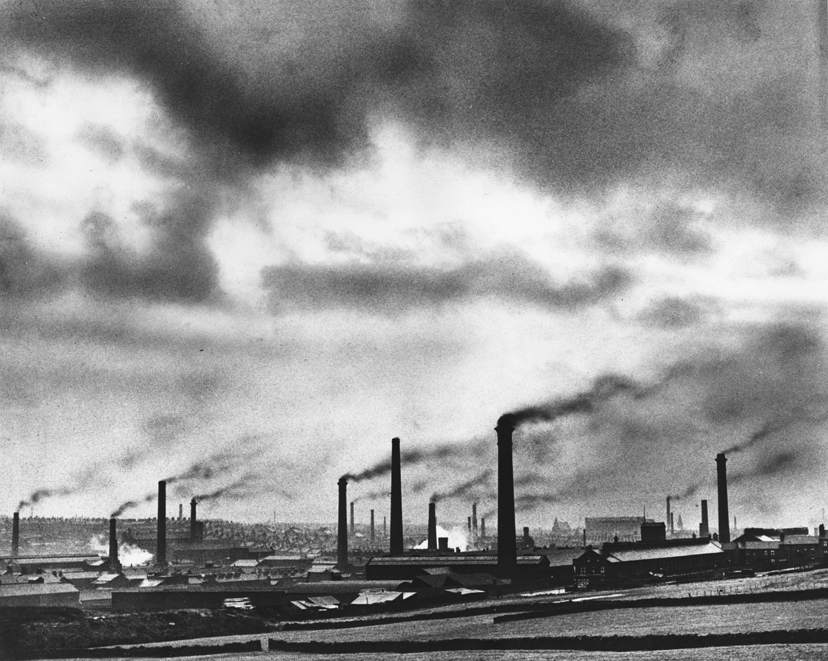 bradford2025's tweet photo. Did members of your family work in a mill somewhere in Bradford? 🏭

Help @509Arts and @bcbradio rediscover 50 years of textile stories in words, pictures, audio and video in their project Lost Mills and Ghost Mansions 🧵  https://t.co/samRmWneF4 https://t.co/jAb7y7x4CD