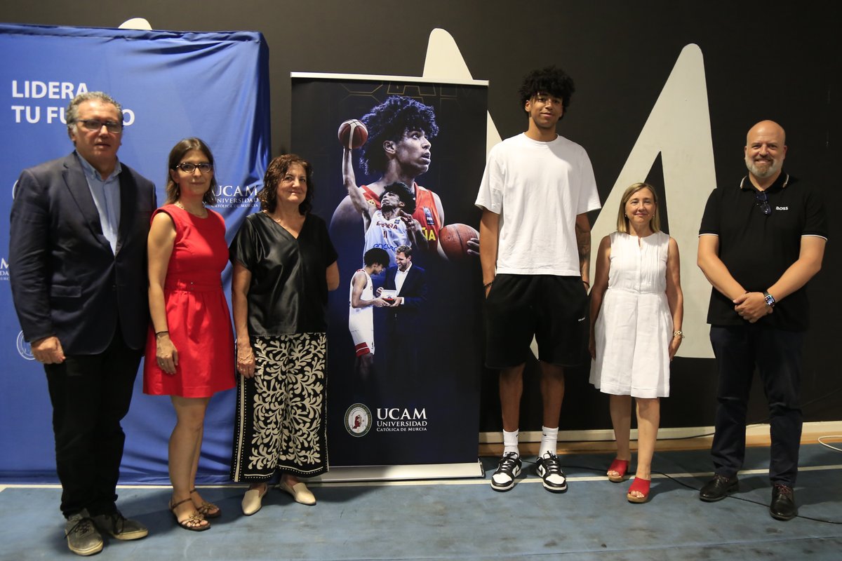 𝐈𝐳𝐚𝐧 𝐀𝐥𝐦𝐚𝐧𝐬𝐚 𝐬𝐞 𝐢𝐧𝐜𝐨𝐫𝐩𝐨𝐫𝐚 𝐚 𝐥𝐚 <a href="/UCAM/">UCAM Universidad</a> para estudiar ADE online 🏀💼

🏆 Campeón y MVP del Mundial sub19
🎟️ Probable pick de Primera Ronda del próximo Draft de la NBA

Compaginará el baloncesto en Estados Unidos con sus estudios

➡️ ucam.edu/noticias/izan-…