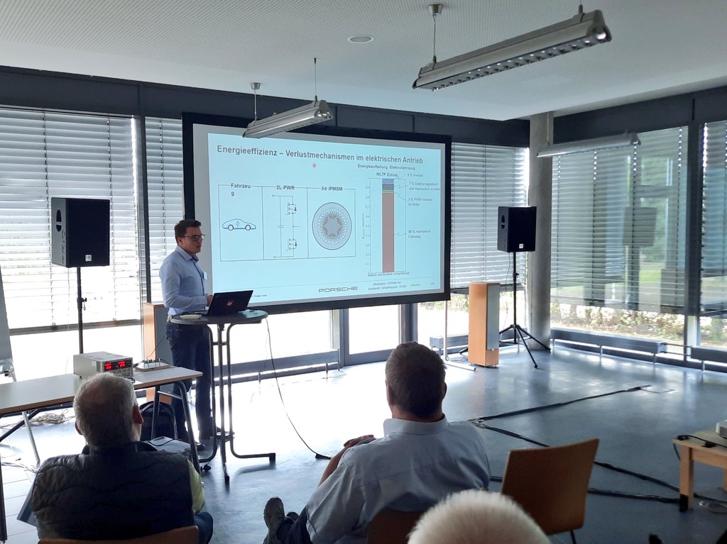 Vortrag von Timijan Velic <a href="/Porsche/">Porsche</a> zum Vergleich von 2/3-Level SiC/GaN-Invertern für Elektrofahrzeuge.