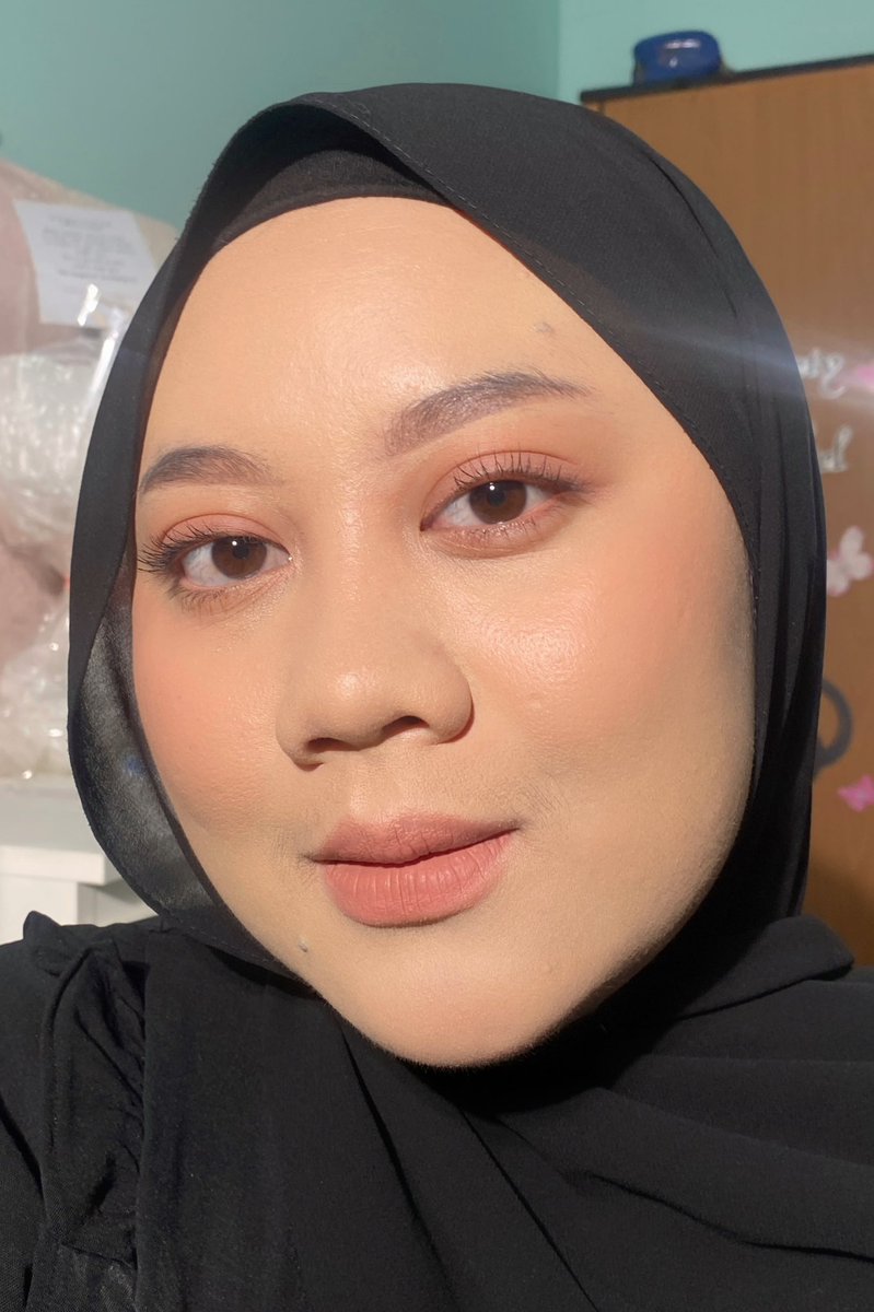 reviewbylia's tweet photo. Makeup aku udah on point bangetnih buat ke eventnya @itsomgbeauty Oh My Grande, sayangnya domisiliku jauh jadi gabisa hadir langsung 🫠

Yang di surabaya gaboleh ketinggalan nih ikut eventnya karena pastinya bakal banyak kegiatan seru disana!! 😝✨
#OhMyGrandeFestival https://t.co/DGMTv2jqtR