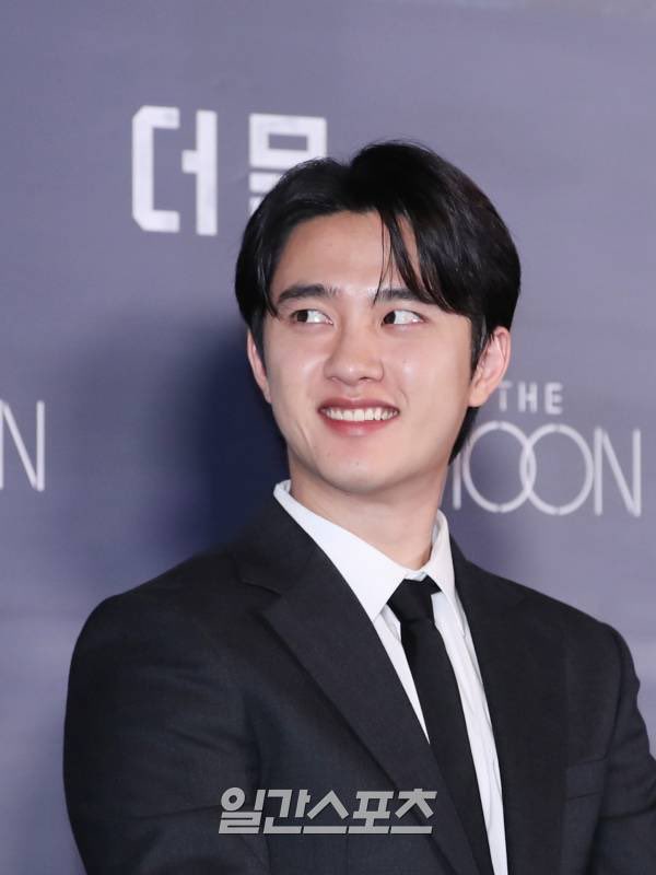 EXOGlobal's tweet photo. NEWSPIC 📸 |  230725 #DOHKYUNGSOO @ <The Moon> Press Conference 

#EXO #엑소 @weareoneEXO https://t.co/QzR11ljzuw