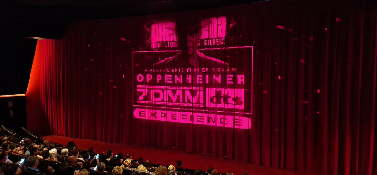 oscargosal's tweet photo. Brutal ver #Oppeneheimer en @PhenomenaExp El cine está muy vivo. Sala a reventar en una película de 3 horas sobre un científico con aplausos al final. Todavía siento el como retumba  el tema "Fission" de Ludwig Göransson. Nolan siempre en mi equipo. Vaya ritmo tiene la película. https://t.co/oyokWuxR3m
