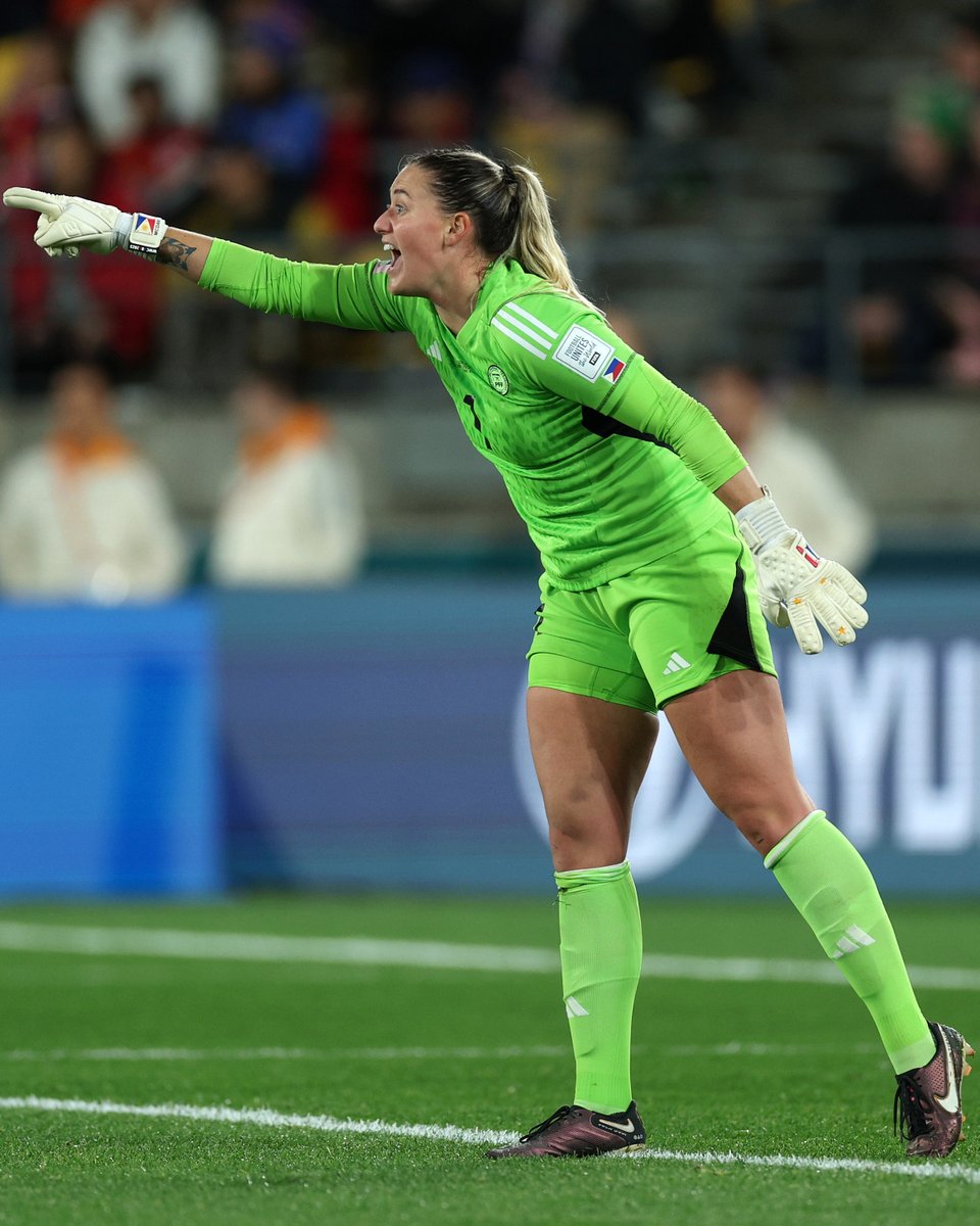 gmasportsph's tweet photo. LONG LIV THE QUEEN! 🇵🇭⚽

After showing her defensive prowess that led to a historic 1-0 victory over New Zealand, goal keeper Olivia McDaniel was hailed as the Player of the Match. #FIFAWWC 

Photo: @FIFAWWC https://t.co/EqHBZtty1z