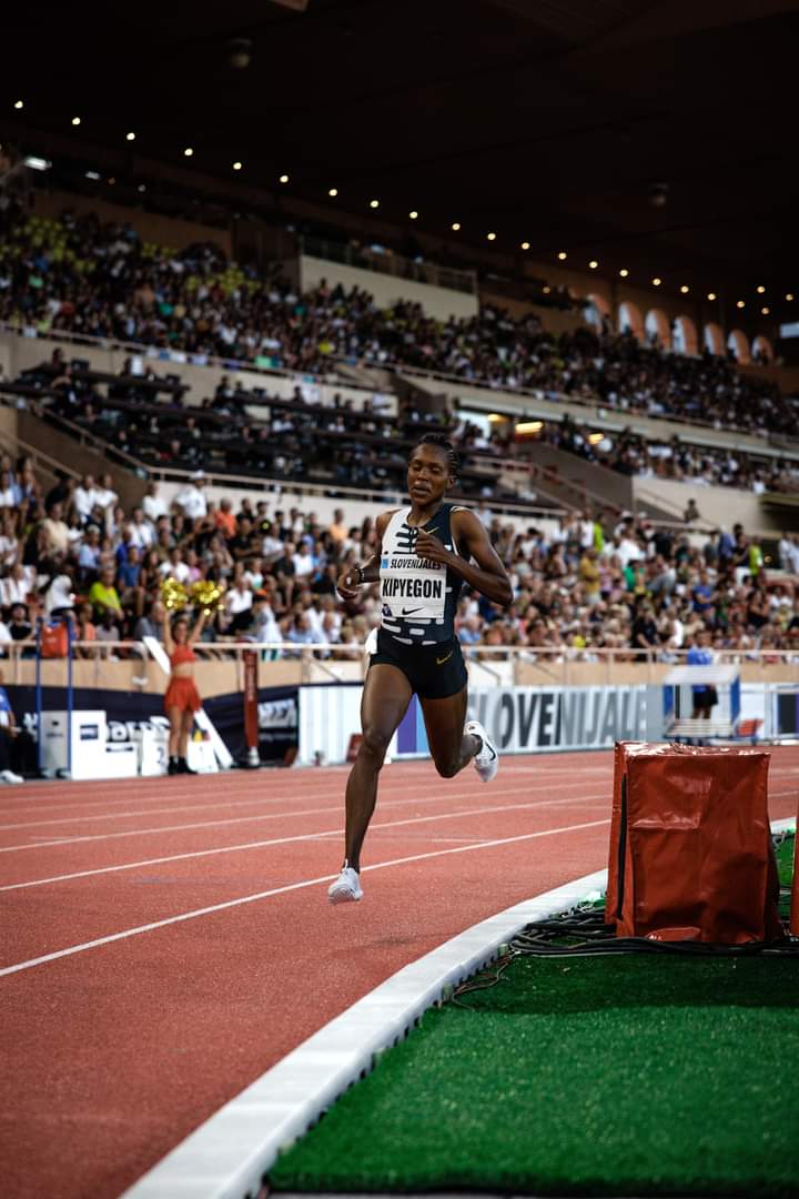 Kipyegon_Faith's tweet photo. Monaco is a special place!! I'm so happy to break another record, 4:07.64 is the new world record on the mile. Thank you Monaco✨ https://t.co/eIoud8cNcU