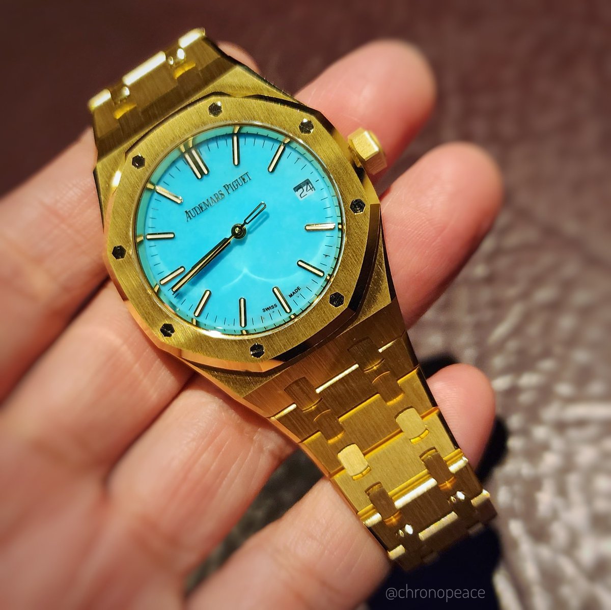 時計界隈をザワつかせているこのターコイズ文字盤のロイヤルオーク