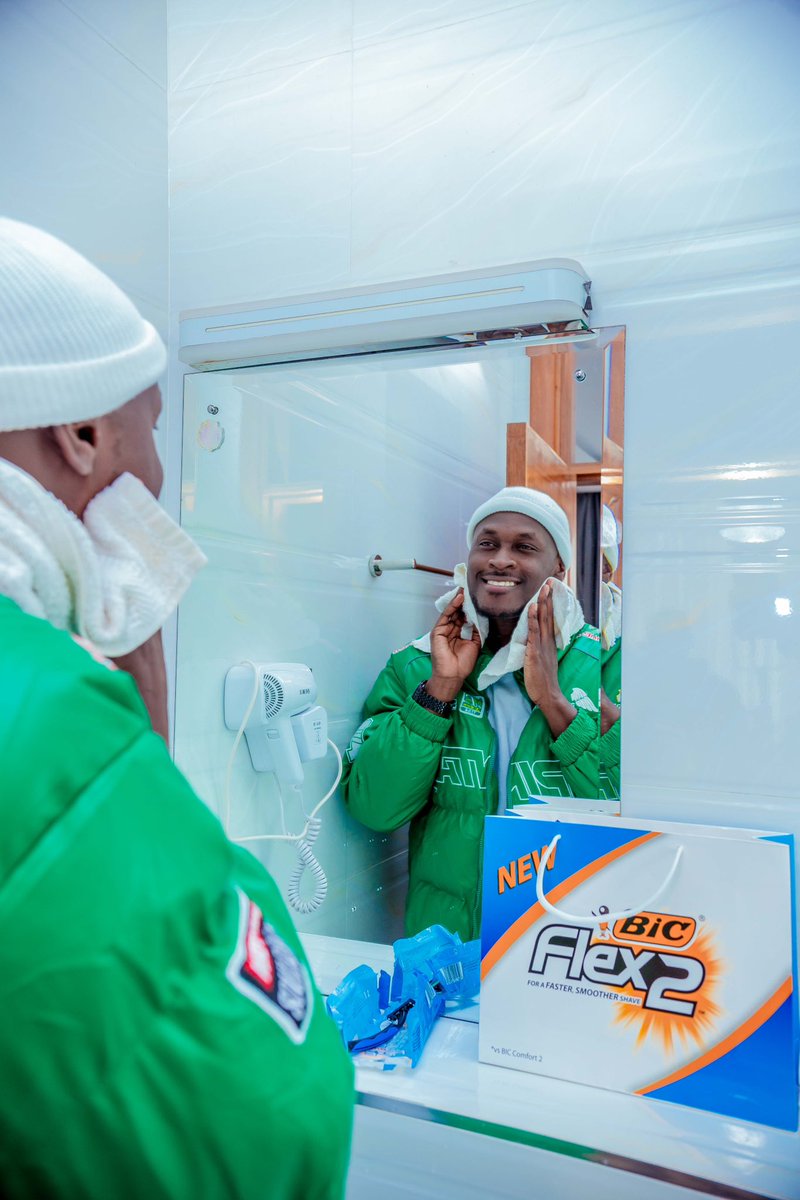 RabbitTheKing's tweet photo. Achieve a charming look anytime and anywhere with ease, thanks to the New BIC Flex 2 which seamlessly combines flexibility and style. The King is Fresh! πͺπ @BicWorldKenya
#bickenya #bicshavers #flex2 #flexdifferent #bicflex https://t.co/p8VaM1KkOS
