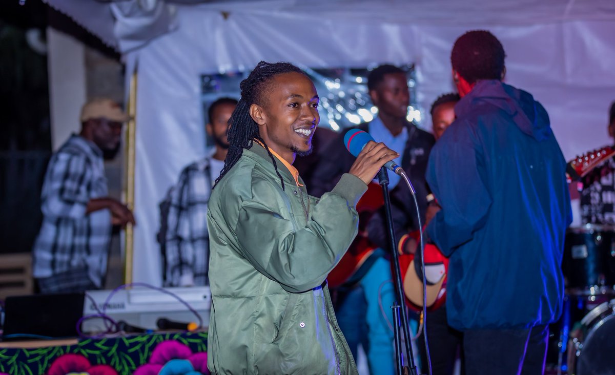 4rRecording's tweet image. 🎉 Thank you, Headliners! You rocked the stage! 🎶 Mark your calendars for September – an even better show awaits! 🙌 #Headliners #LiveMusic #SeptemberEvent #koktail #4rrecords