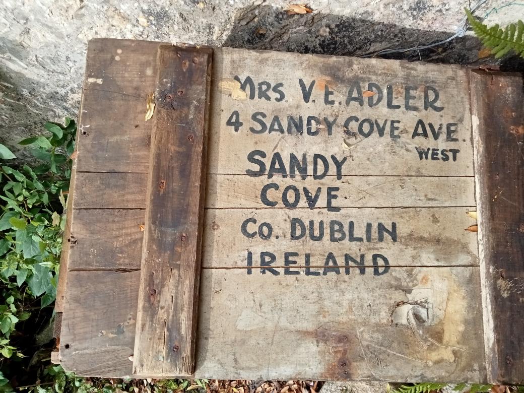 Working on a house in Gloucestershire and found this luggage box .
Bit of a novelty for someone in Sandy Cove.
#SandyCove #sandycove #CoDublin