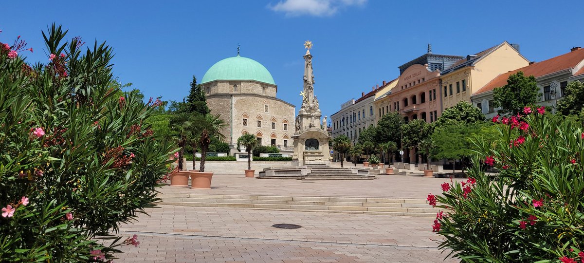 Peçuy, Gazi Kasım Paşa Camii