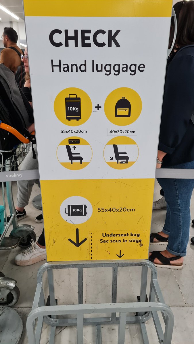 Quand malgré 2h à comprendre ce que tu as le droit d'emporter (ou pas!) en cabine, à l'enregistrement l'hôtesse t'explique qu'il faillait lire "ou" et non "+" et te fait payer 50€ pour partir avec ta toute petite valise cabine. Merci <a href="/vueling/">Vueling Airlines</a> , ça commence bien ! #arnaque