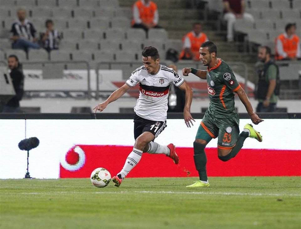 superliglegends's tweet photo. 👟 Ali Adnan

📍 The Iraqi player was a quick and powerful defender who utilizes every opportunity to move forward into the opponent’s half. https://t.co/nIndxMI2p0