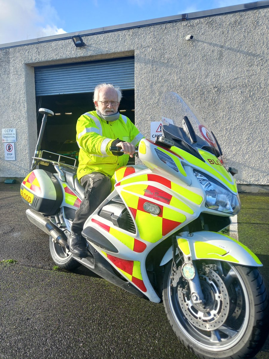 BloodBikeMW's tweet photo. Another long distance transport happening today. Eoin is on his way to Tralee to collect an urgent sample. When he gets back to Limerick Deirdre will take over to link up with Blood Bike Dublin in Portlaoise. Well done to everyone.
#quotedevil 
https://t.co/ymqJ7si6Cs https://t.co/CG4Ss3qvuH