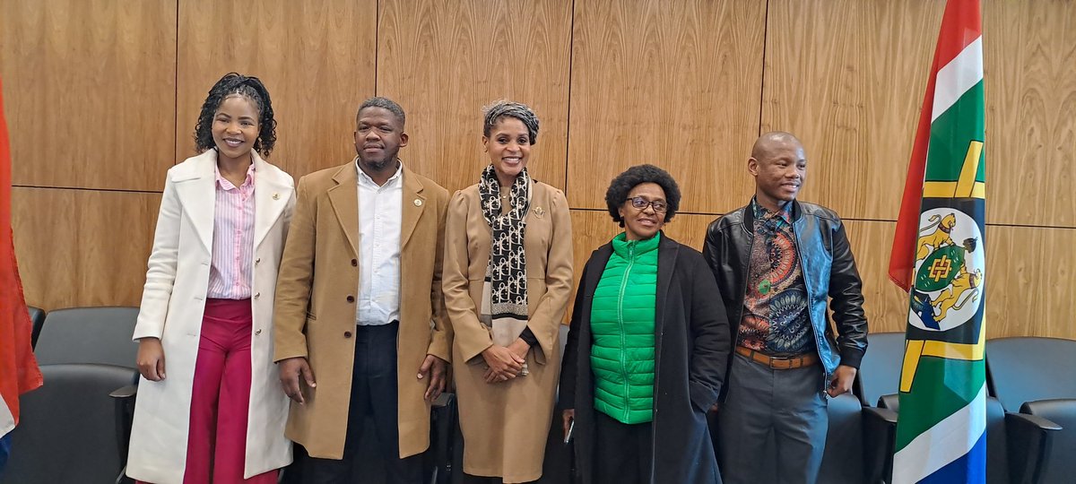 SthembeloMajola's tweet photo. This morning, ActionSA Joburg caucus leader @cllr_mthembu welcomed a new member of the caucus. Cllr Mxolisi Ngwetsheni was sworn in as a councillor. He's been an activist in Soweto for years. Congratulations and welcome Cllr Ngwetsheni. https://t.co/OIhaDmHF9R