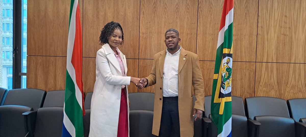 SthembeloMajola's tweet photo. This morning, ActionSA Joburg caucus leader @cllr_mthembu welcomed a new member of the caucus. Cllr Mxolisi Ngwetsheni was sworn in as a councillor. He's been an activist in Soweto for years. Congratulations and welcome Cllr Ngwetsheni. https://t.co/OIhaDmHF9R