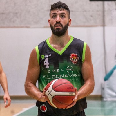 #NuevaFotoDePerfil #4 #NewBasketManerbio #ballislife #sempreavanti