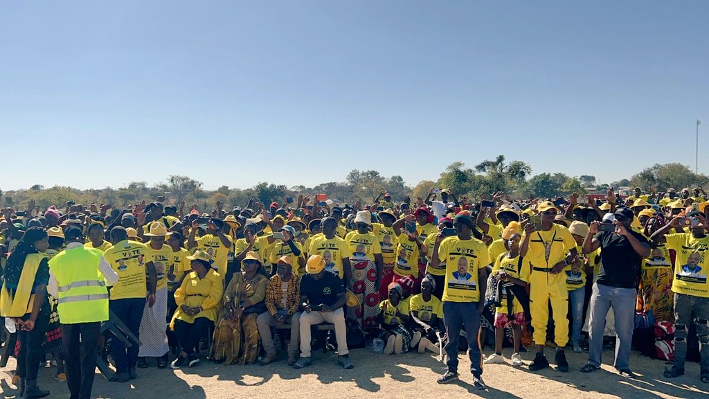 Chirumanzu for everyone. Rural citizens want change. Yesterday they interacted with their President @nelsonchamisa. Victory is certain and obvious as they fear no more. @CCCZimbabwe