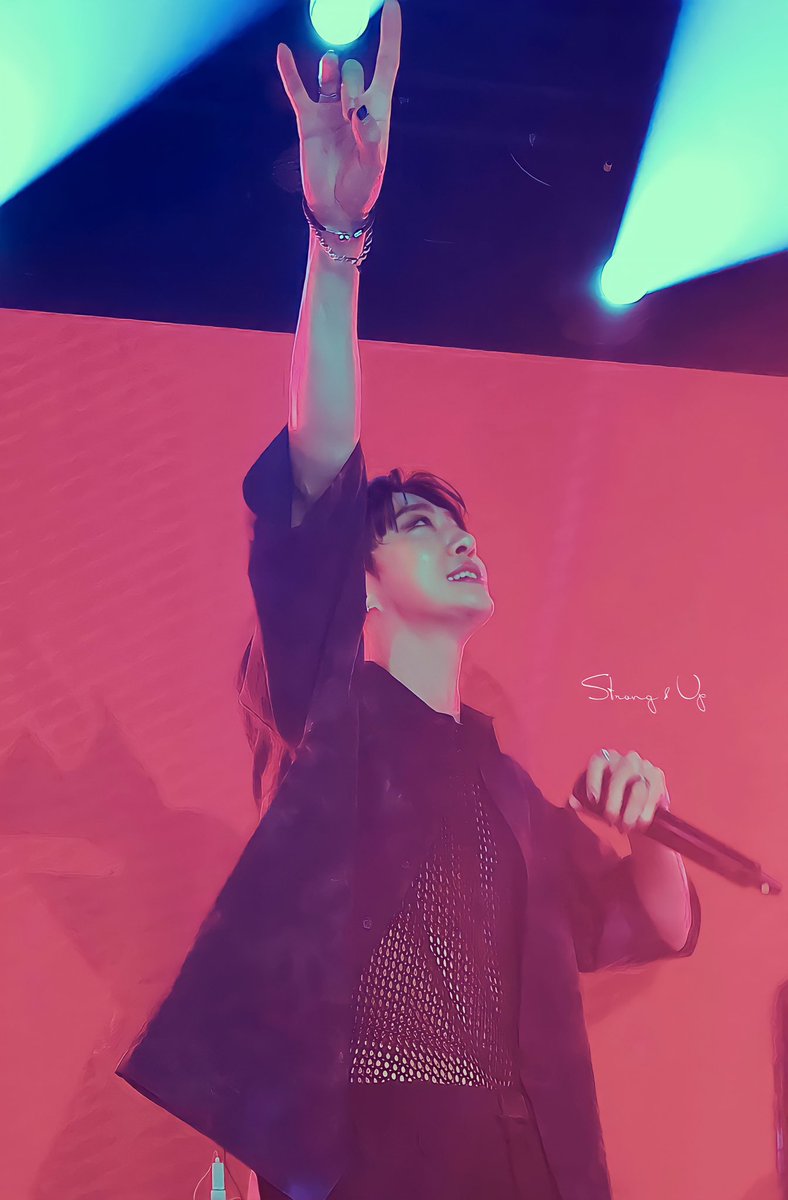 230723 THE COLORS OF BANG in Taipei

Look at me
Look at me now~
(이 노래 기억하시는 분 있나요?😂)

#BANGYONGGUK
#THECOLORSOFBANGinTAIWAN
#THECOLORSOFBANG_ASIA 
#방용국 #BAP #비에이피 #方容國